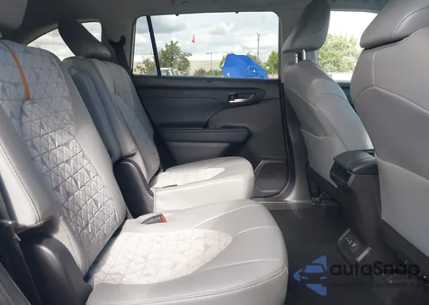 2022 Toyota Highlander Hybrid Xle Bronze Edition z USA, uszkodzony, nr VIN 5TDAARAH4NS514822